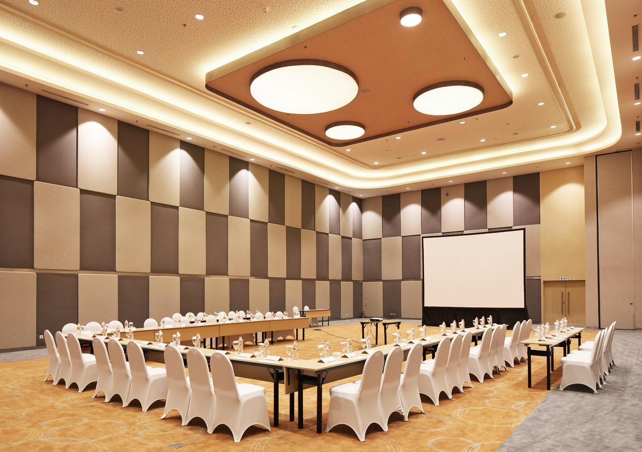 Harris & Conventions Bekasi
