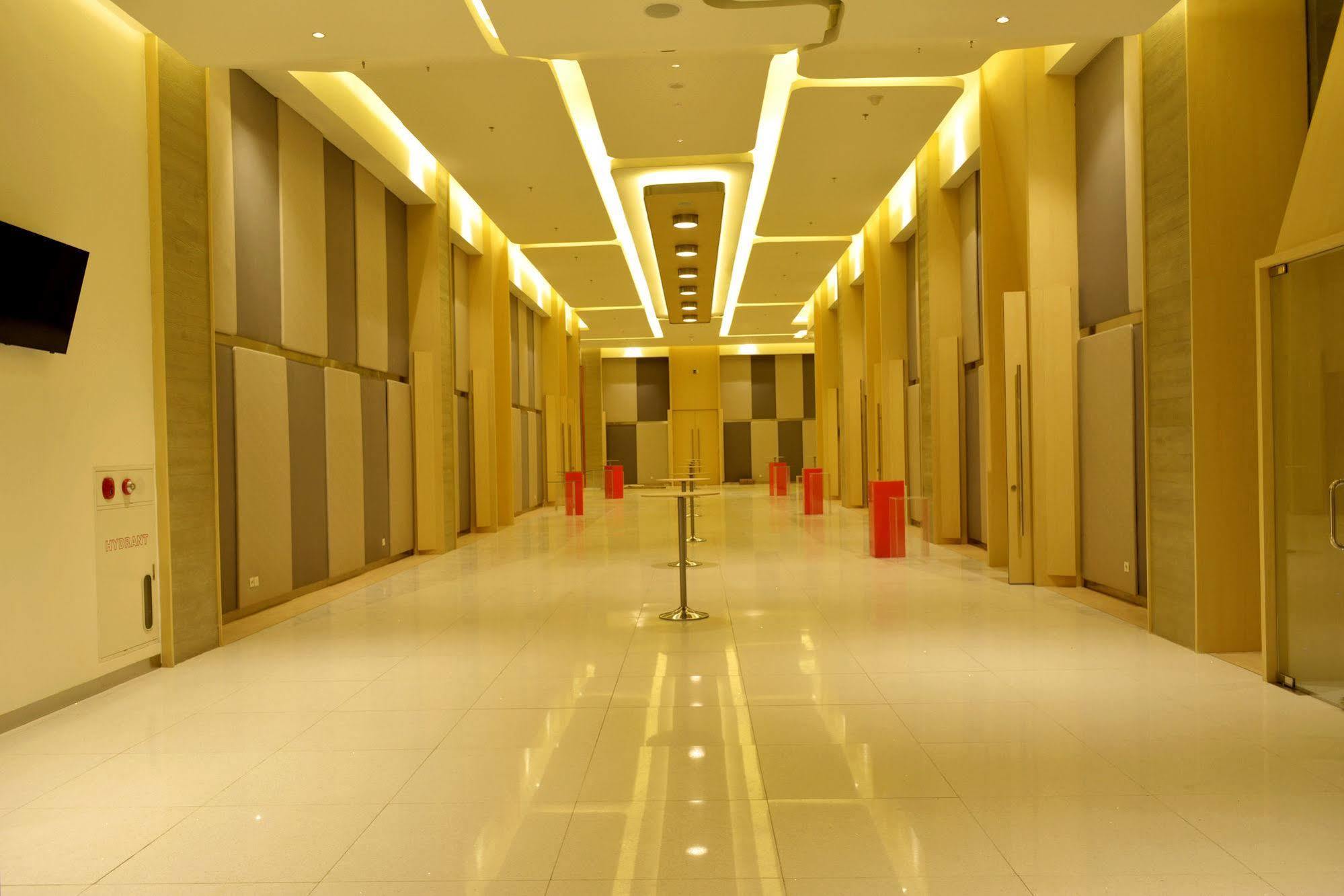 होटल Harris & Conventions 4*